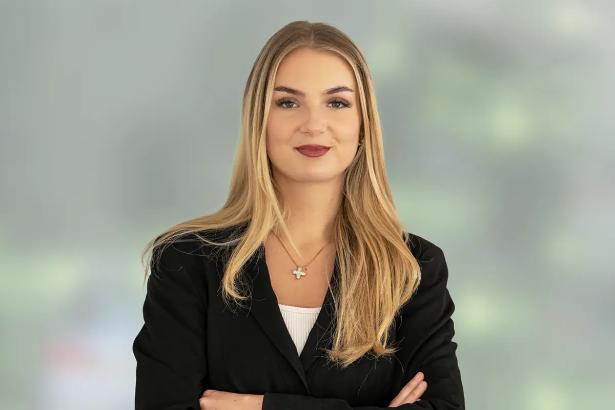 Maya Meisters, Vertrieb von Wohn- und Gewerbeimmobilien bei Hirschmann Immobilien